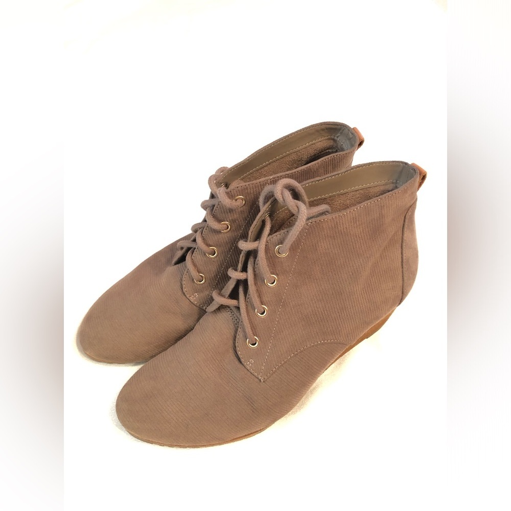 Dr. Scholl's Kennedy wedge ankle lace-up boots women's size 7 M booties Tan